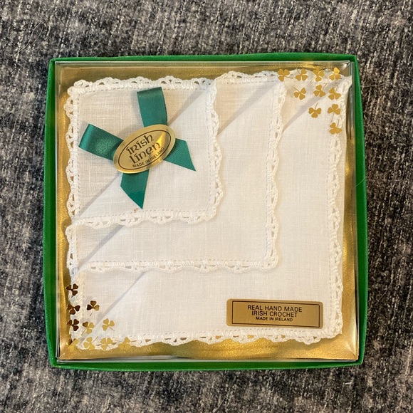 Irish linen handkerchief. Real hand made Irish crochet made in Ireland. - Picture 1 of 3